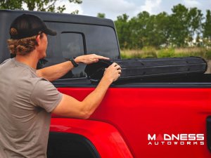 Jeep Gladiator JT Bed Cover - Roll Up - Rough Country - Hard Cover - 5ft Bed Jeep Gladiator JT Bed Cover - Roll Up - Rough Country - Hard Cover - 5ft Bed
